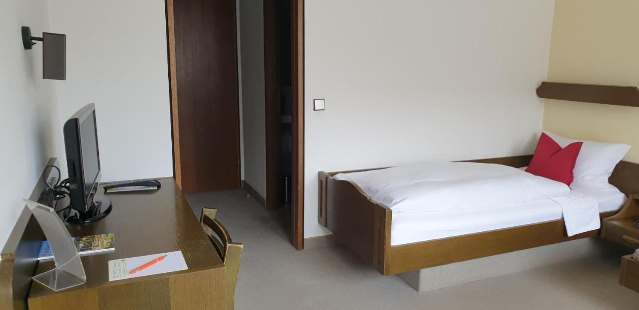 Hotel Muenzmay Stuttgart Room photo